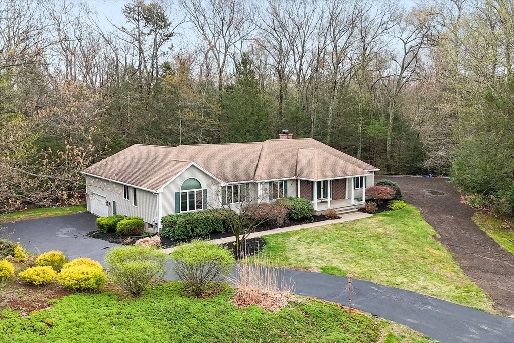 Photo of 4 Pearl Brook Road