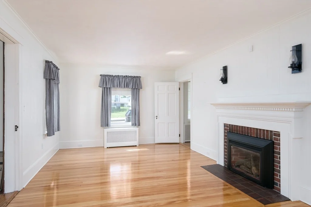 Photo of 20 Blaine Ave