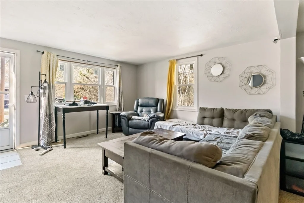 Photo of 548 Delano Rd