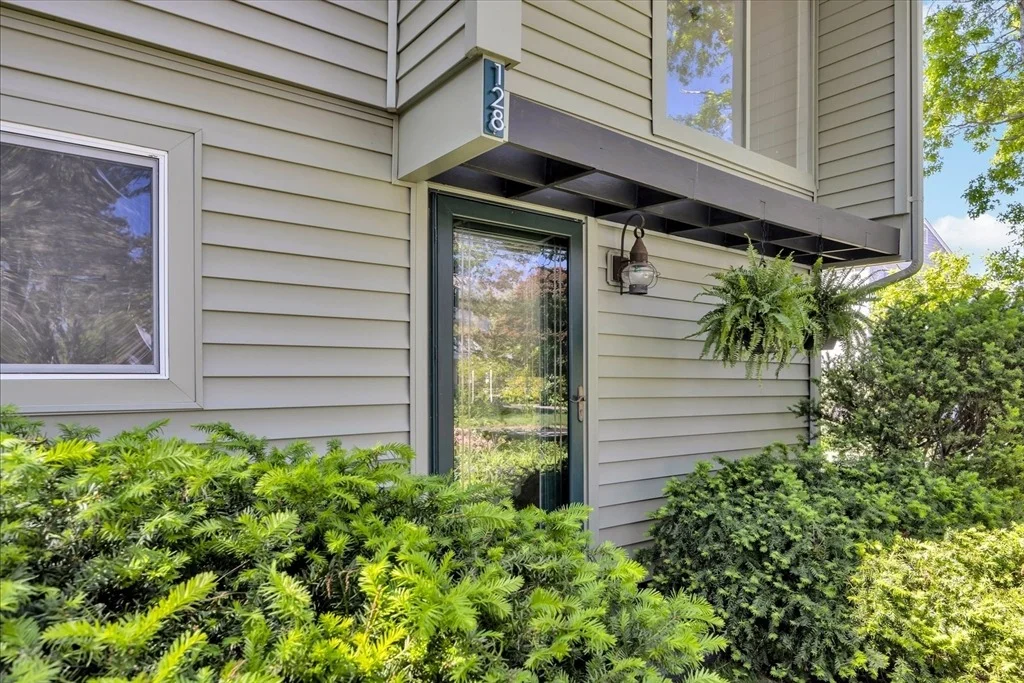 Photo of 128 Whippoorwill Cir