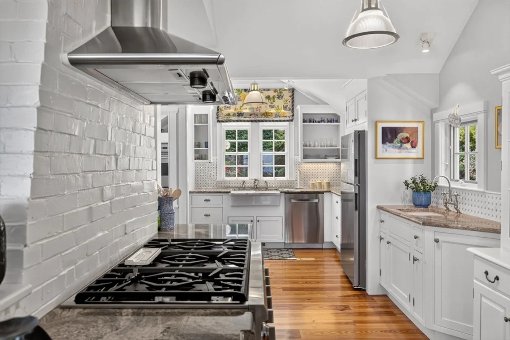 Photo of 166 Shore Road