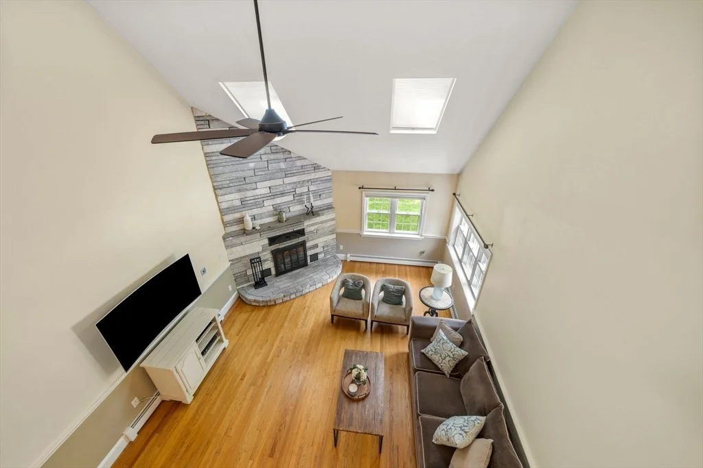 Photo of 359 Holly Rd