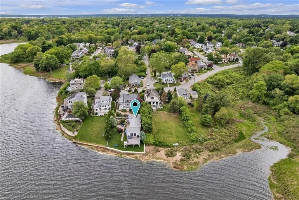 Photo of 376 Parkside Dr