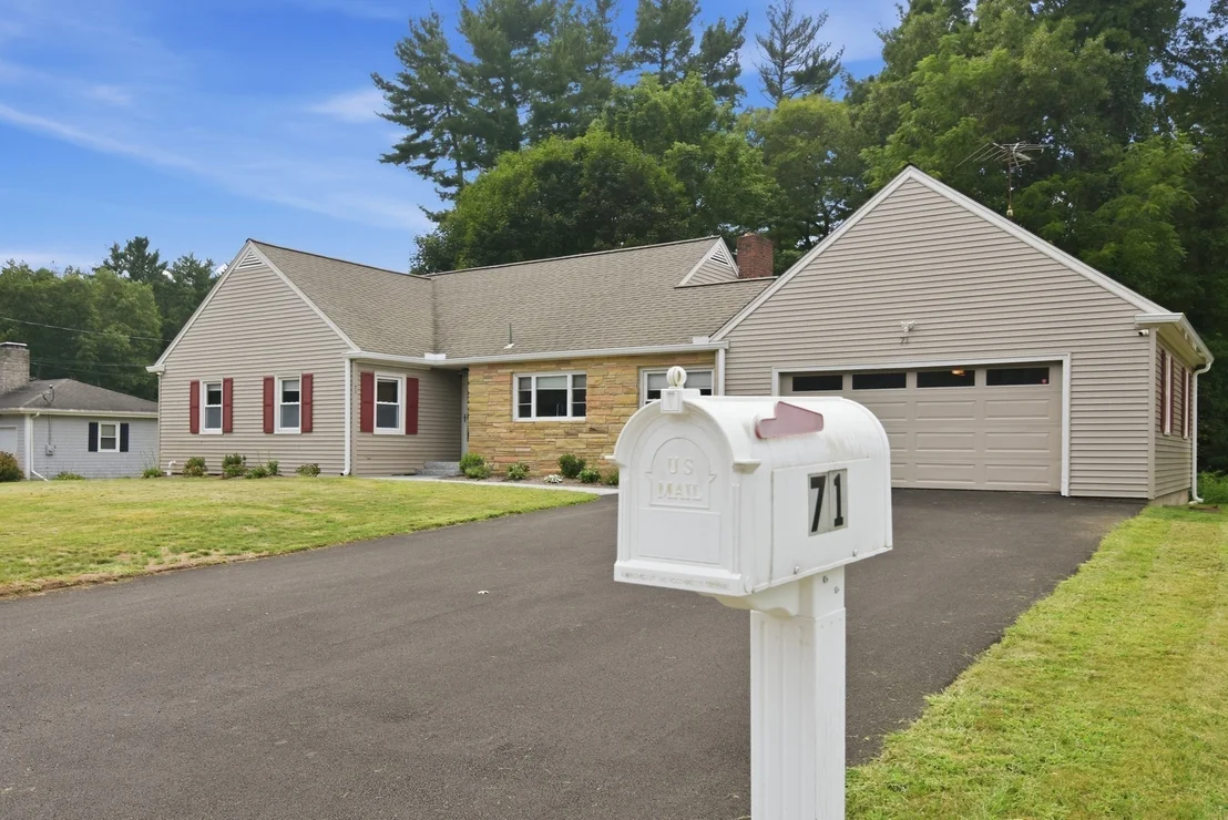 Photo of 71 Norlen Park