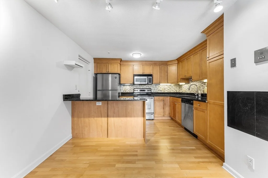 Photo of Unit K at 19 Pine St