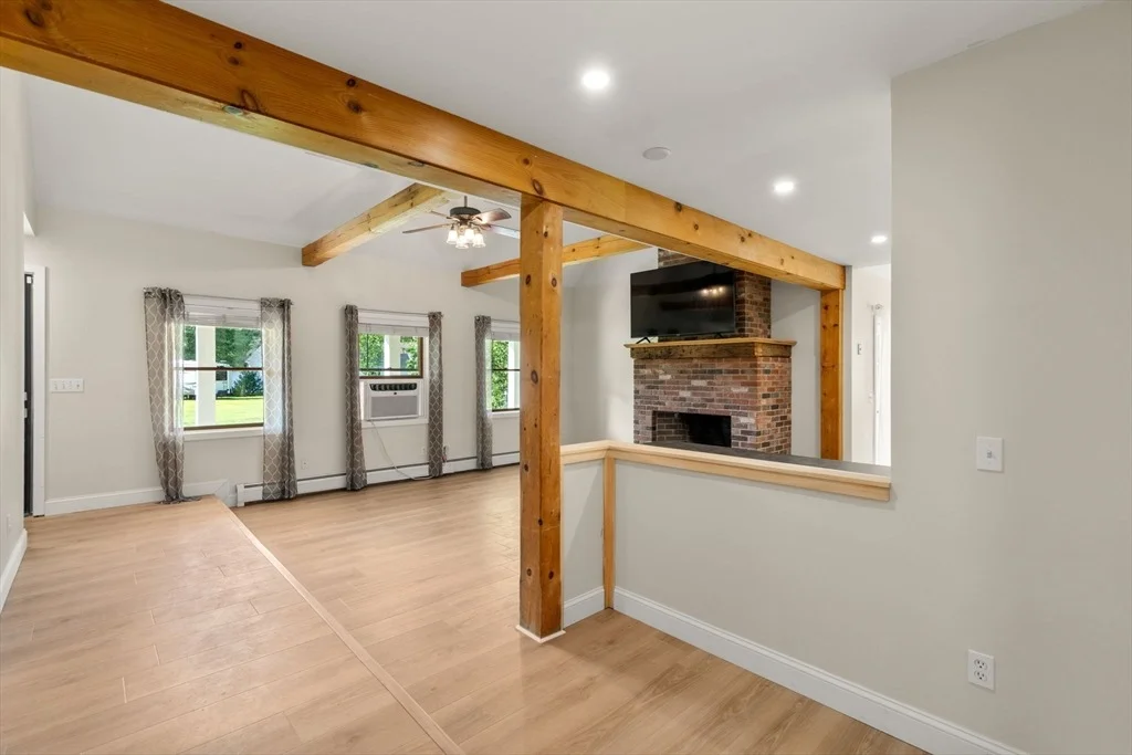 Photo of 487 Long Plain Rd