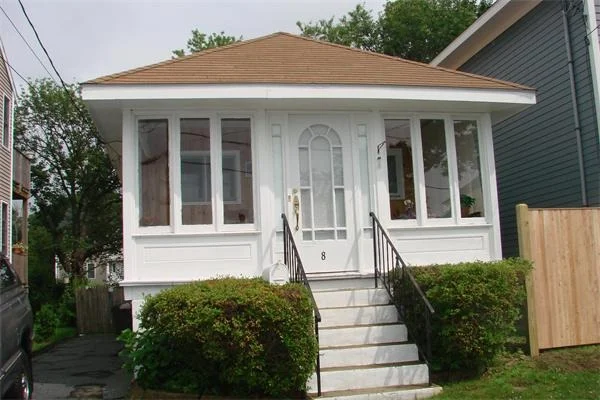 Photo of 8 Lincoln Ave