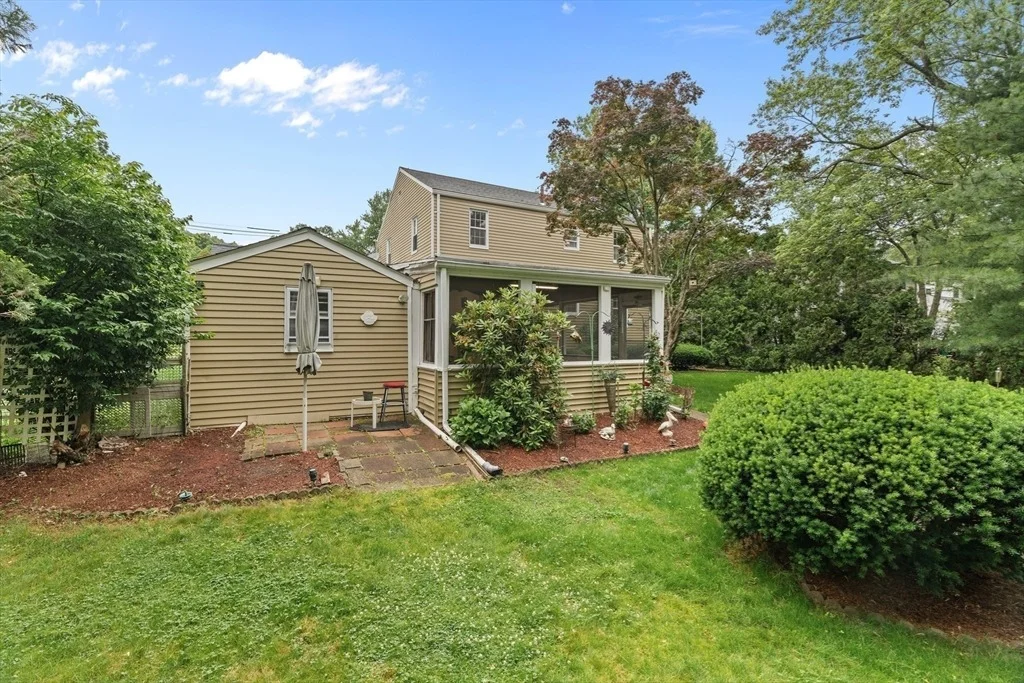 Photo of 100 Maple Street