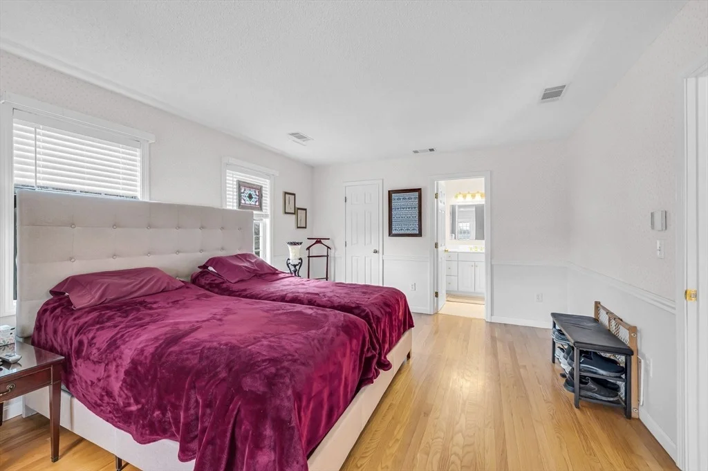 Photo of 26 Gates Ave