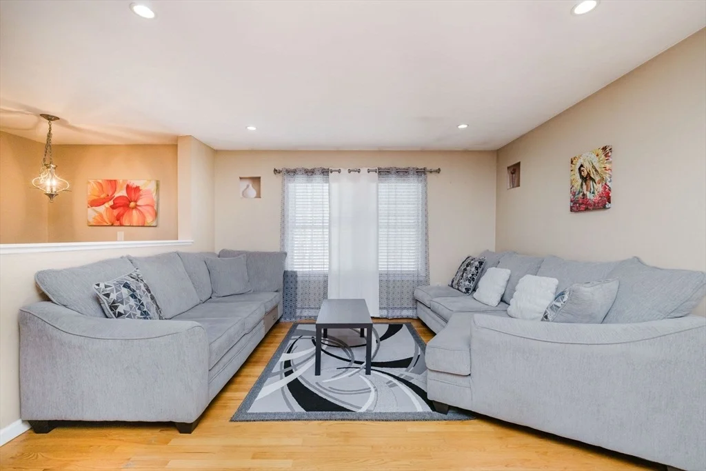 Photo of 3 Diamond St