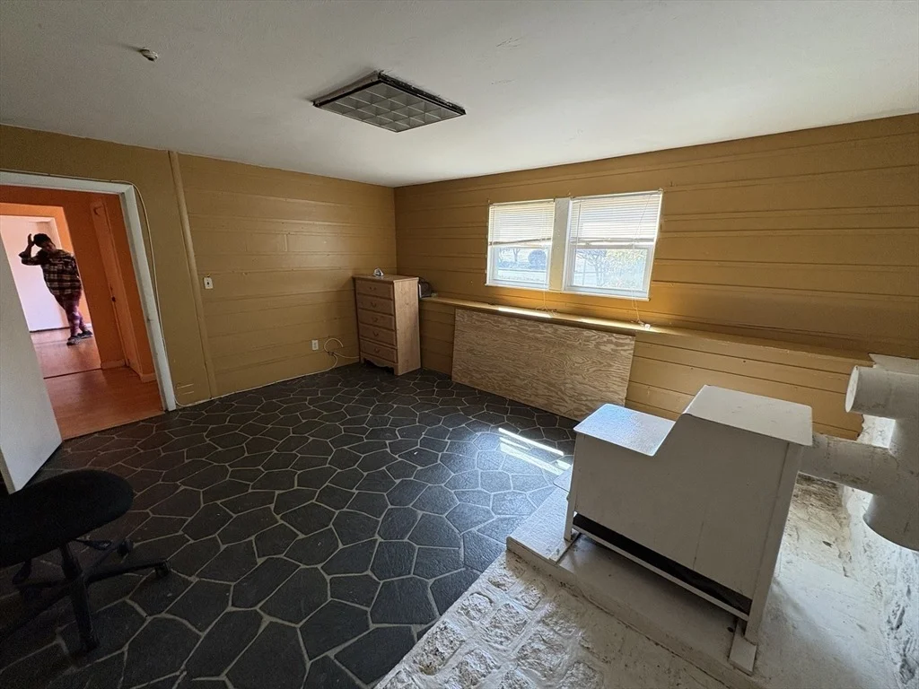 Photo of 9 Fernandez Cir