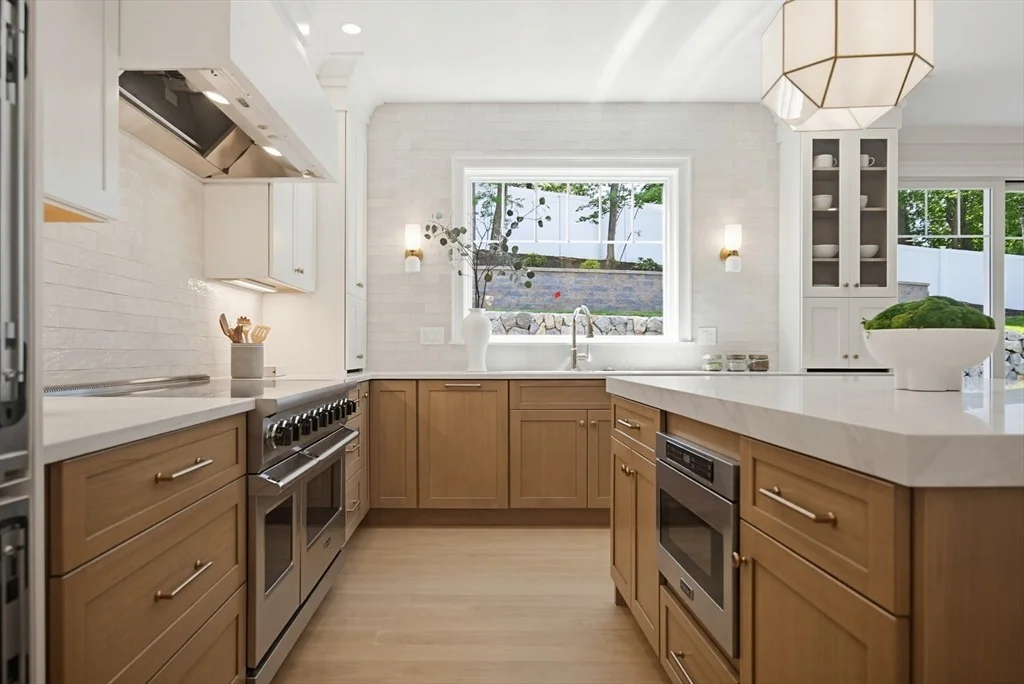 Photo of 70 Woodbine Circle