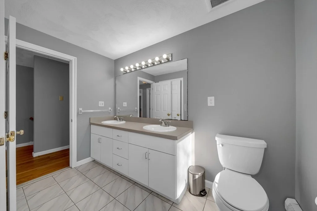 Photo of 315 Candlestick Rd