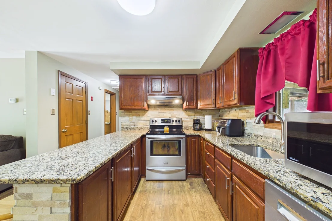 Photo of 247 Perry Hill Rd