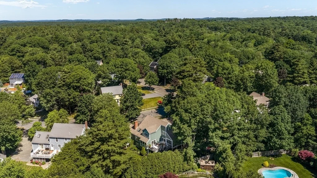 Photo of 8 Middlebury Ln