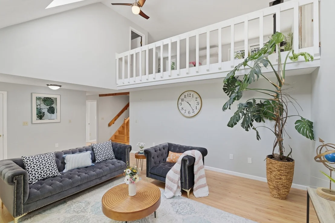 Photo of 7 Oxyoke Dr