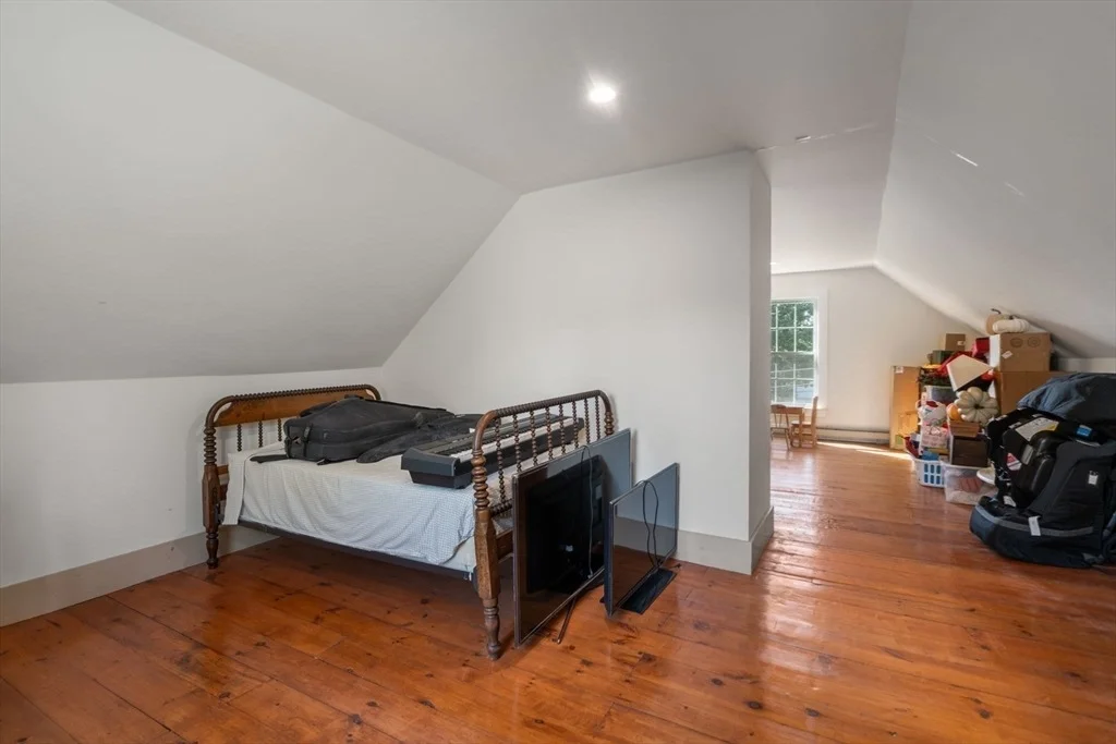 Photo of 339 Boston Rd