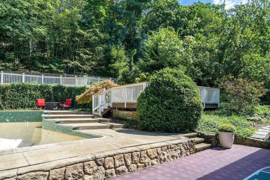 Photo of 72 Beverly Rd