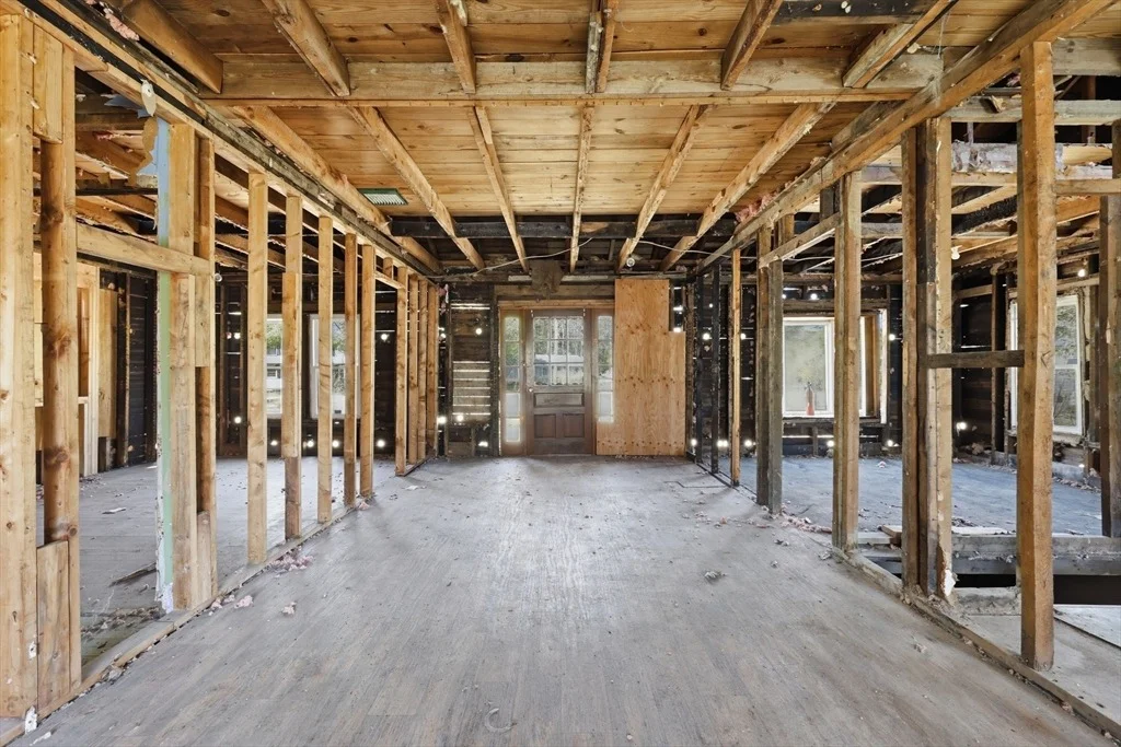 Photo of 1024 Westhampton Rd
