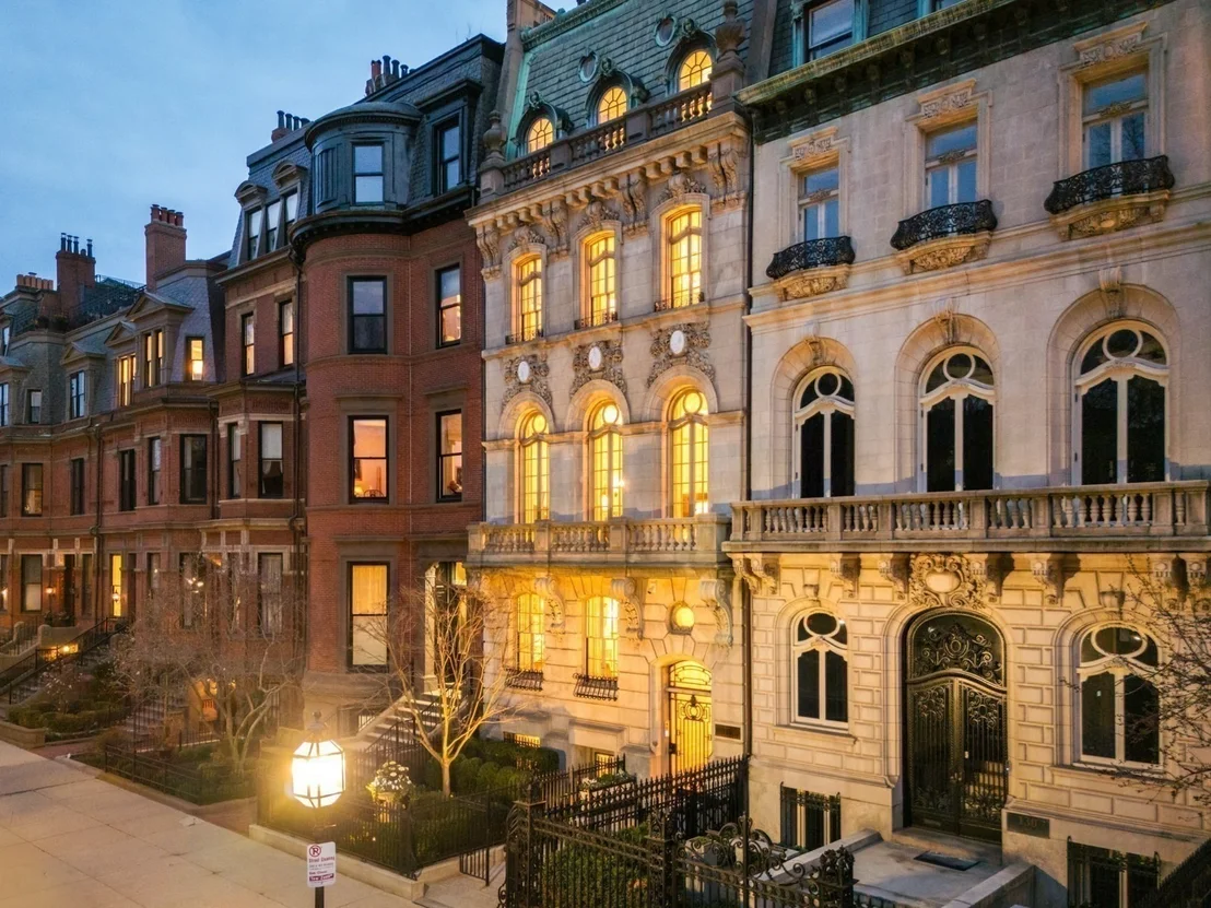 Photo of 128 Commonwealth Avenue