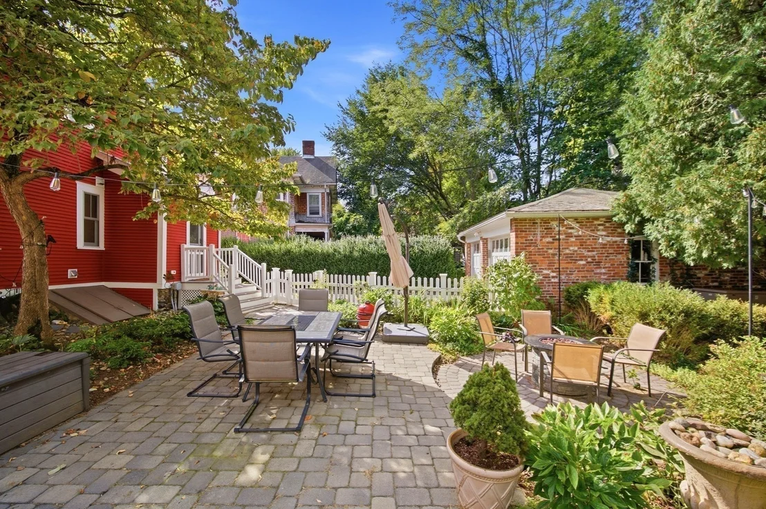 Photo of 211 Crescent St
