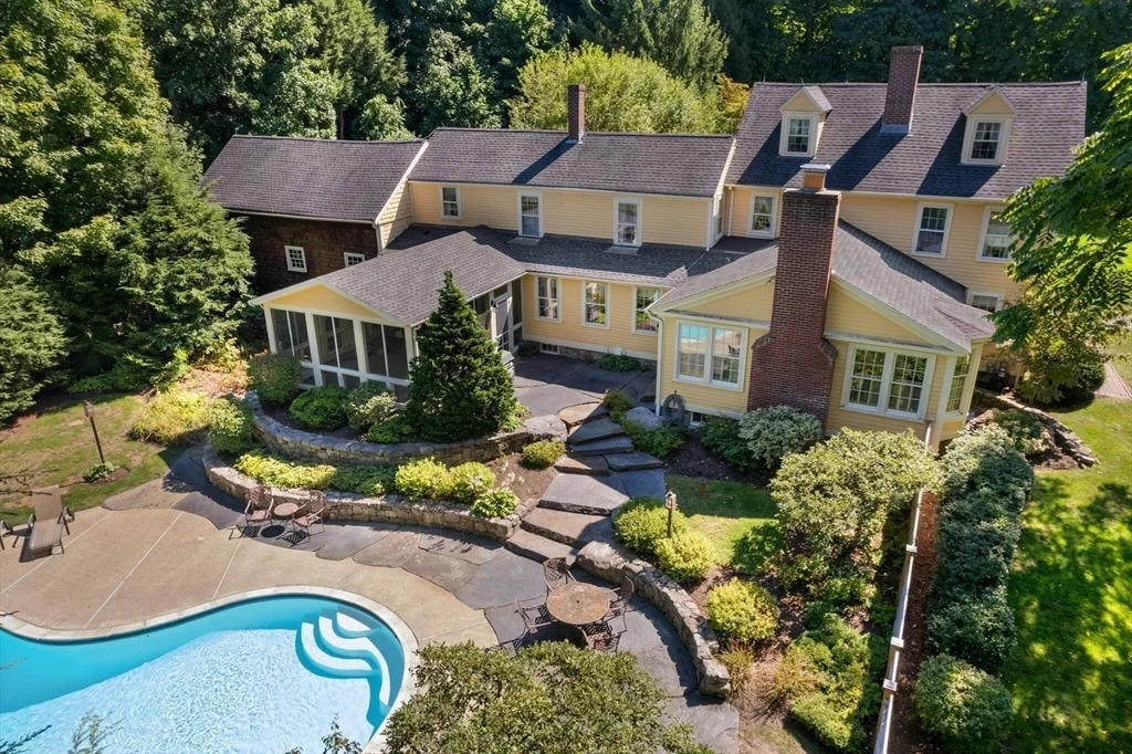 Photo of 520 Dutton Rd