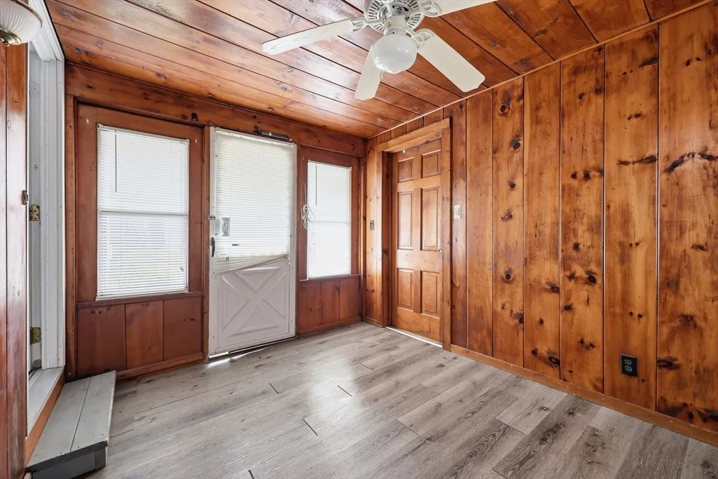 Photo of 55 River Rd
