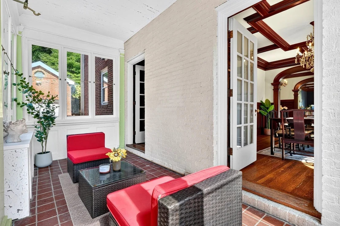 Photo of 127 Commonwealth Ave