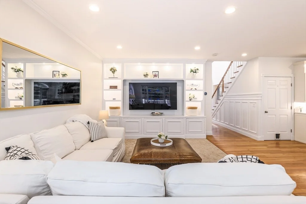 Photo of 10 Strawberry Knoll Dr