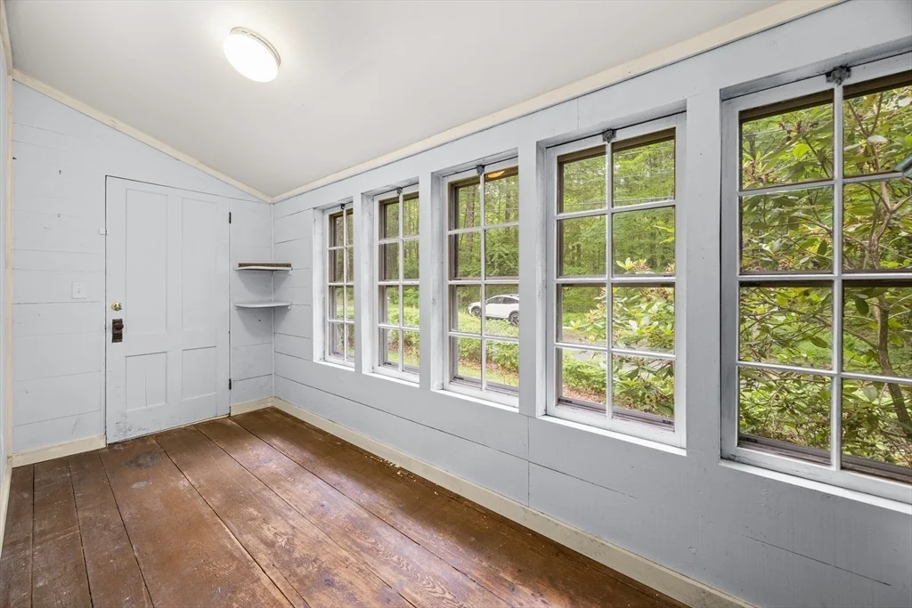 Photo of 294 North Valley Road