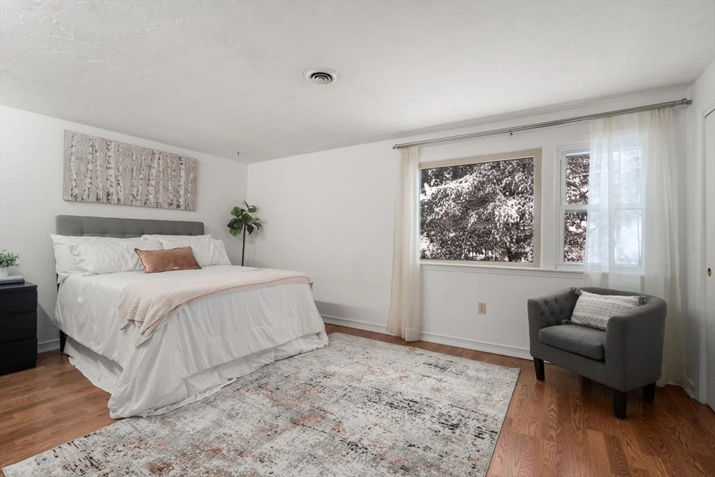 Photo of Unit 1 at 1 Beth Cir