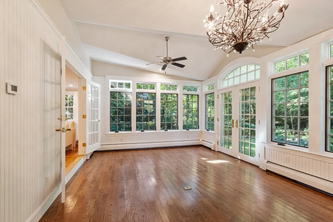 Photo of 5 Tavern Ln
