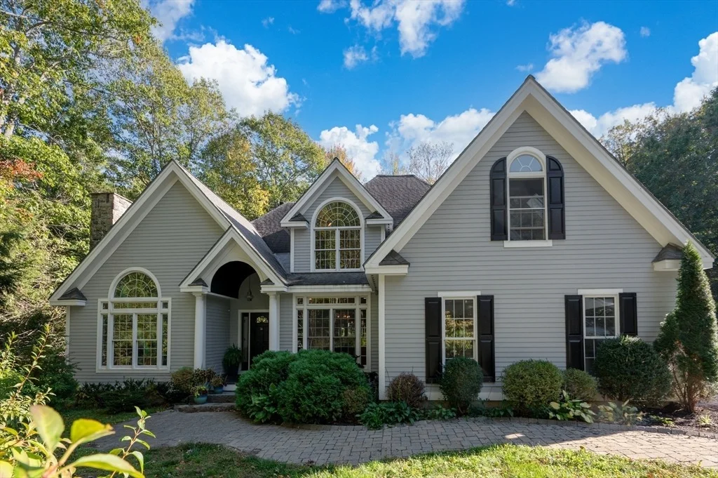 Photo of 27 Turtleback Rd