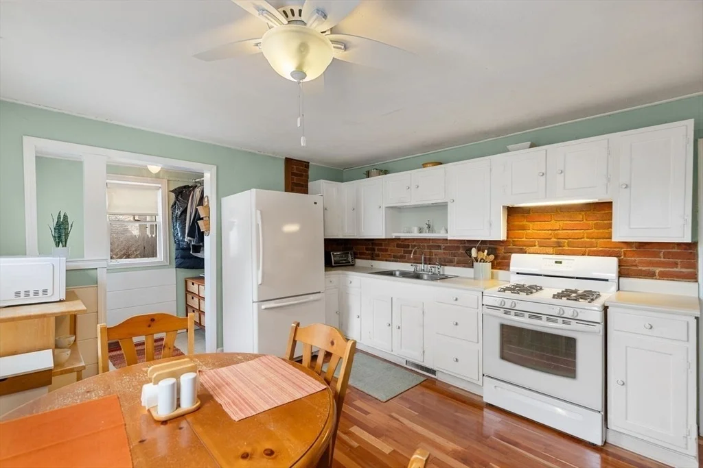 Photo of 21 Roundy St.