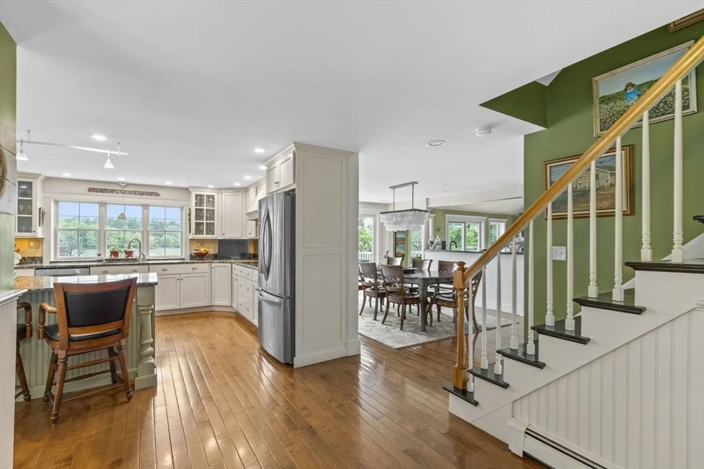 Photo of 102 Riverside Circle