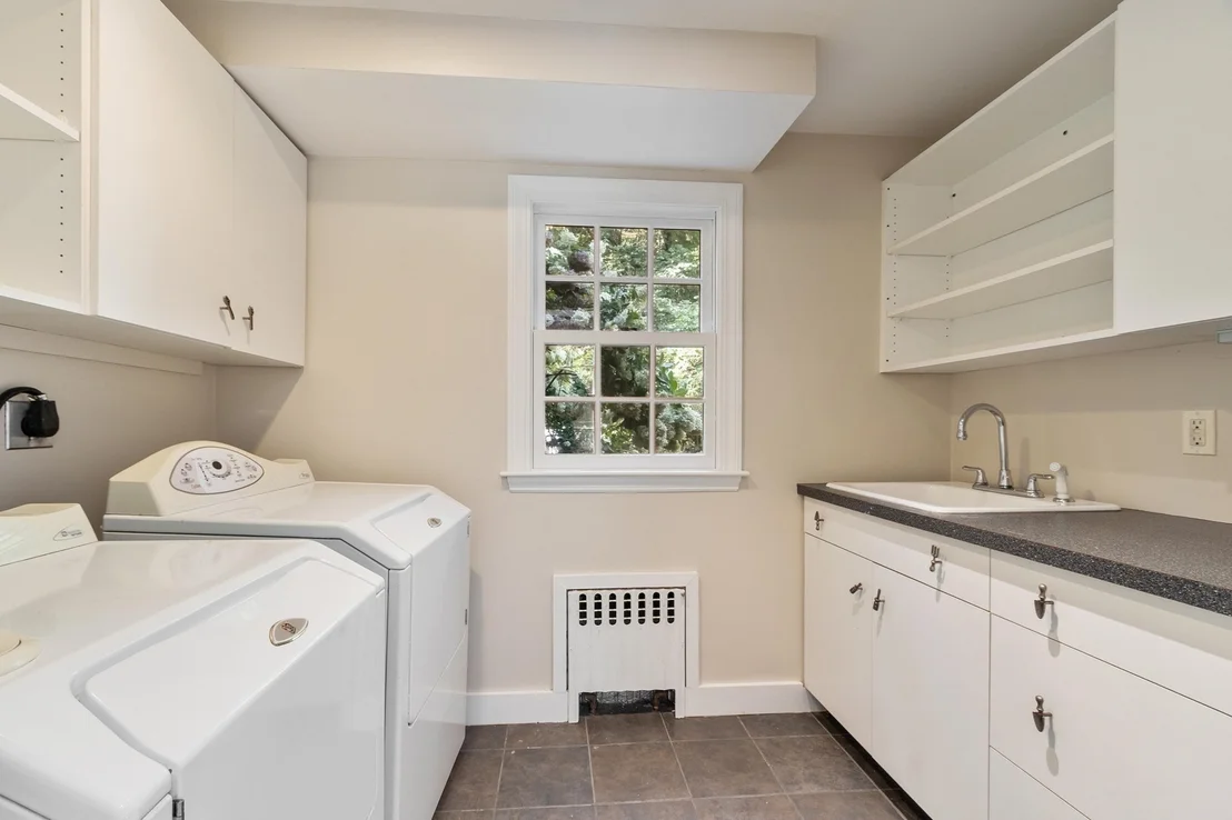 Photo of 5 Tavern Ln