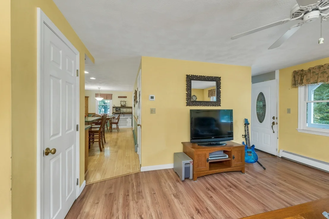 Photo of 14 Burnside Ln
