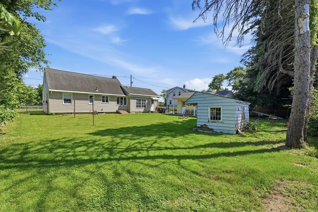 Photo of 375 River Rd