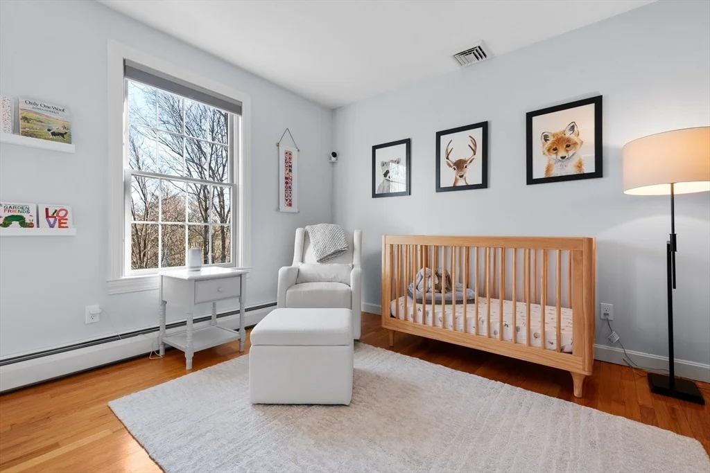 Photo of 25 Woodside Cir