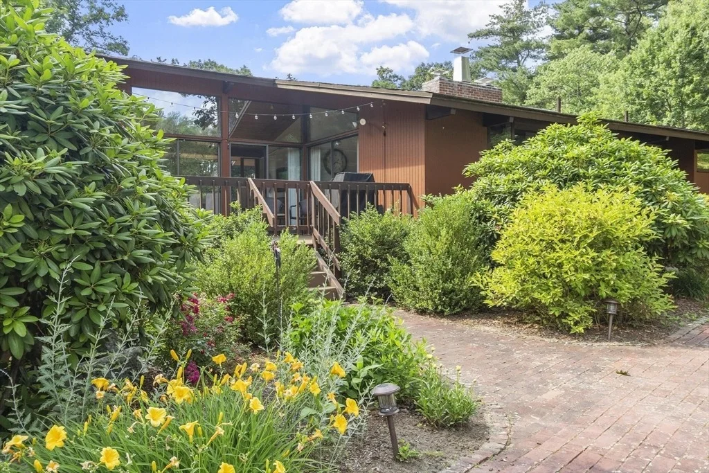 Photo of 64 Woodside Rd