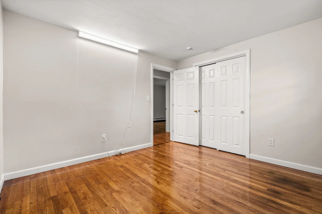 Photo of 4 Niles Rd