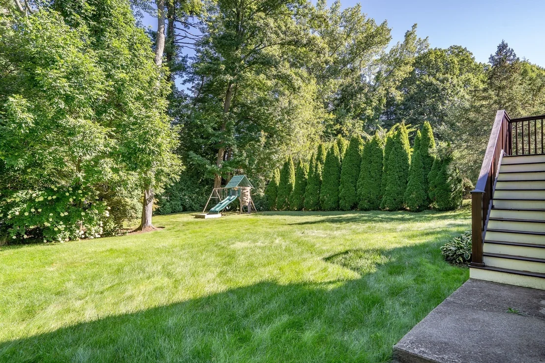 Photo of 8 Barry Dr
