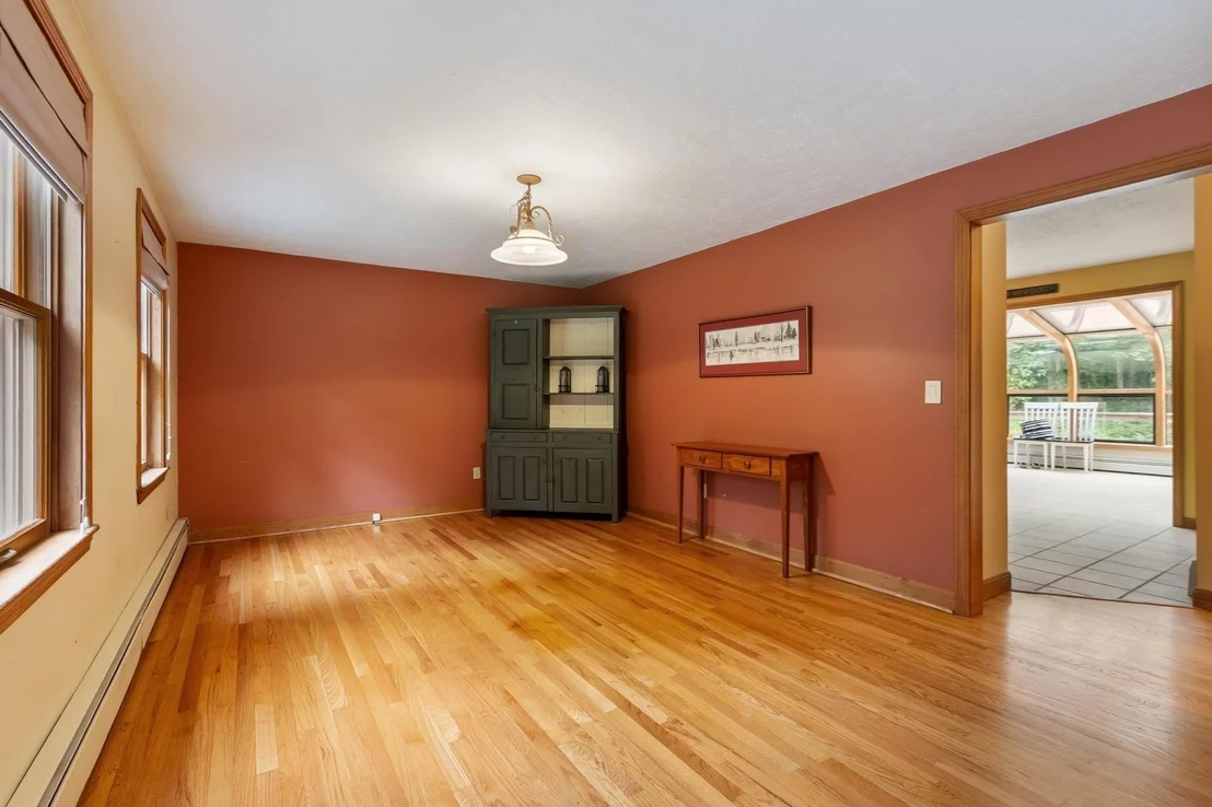 Photo of 10 Hog Hill Rd
