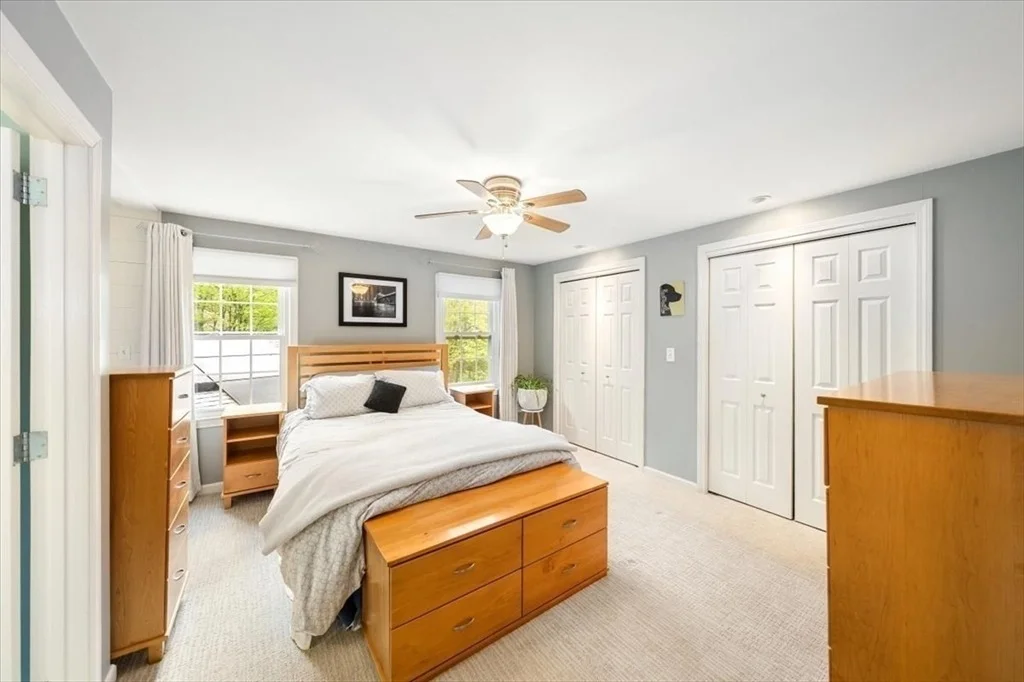 Photo of 9 Running Brook Cir