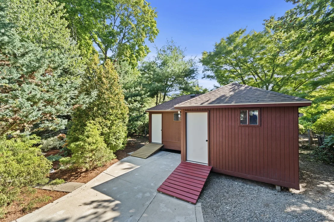 Photo of 49 Lynde Ave