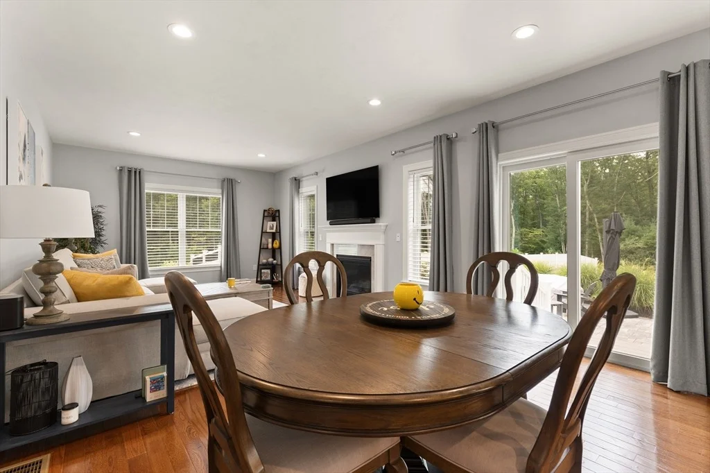 Photo of 10 Applewood Ln