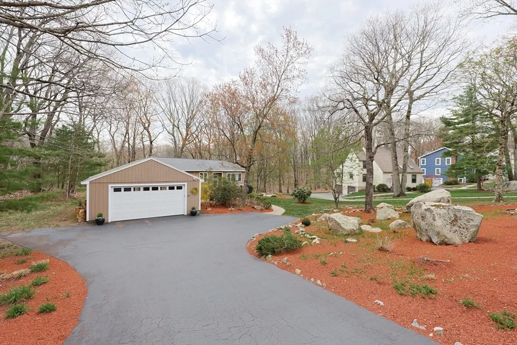 Photo of 61 Stagecoach Dr