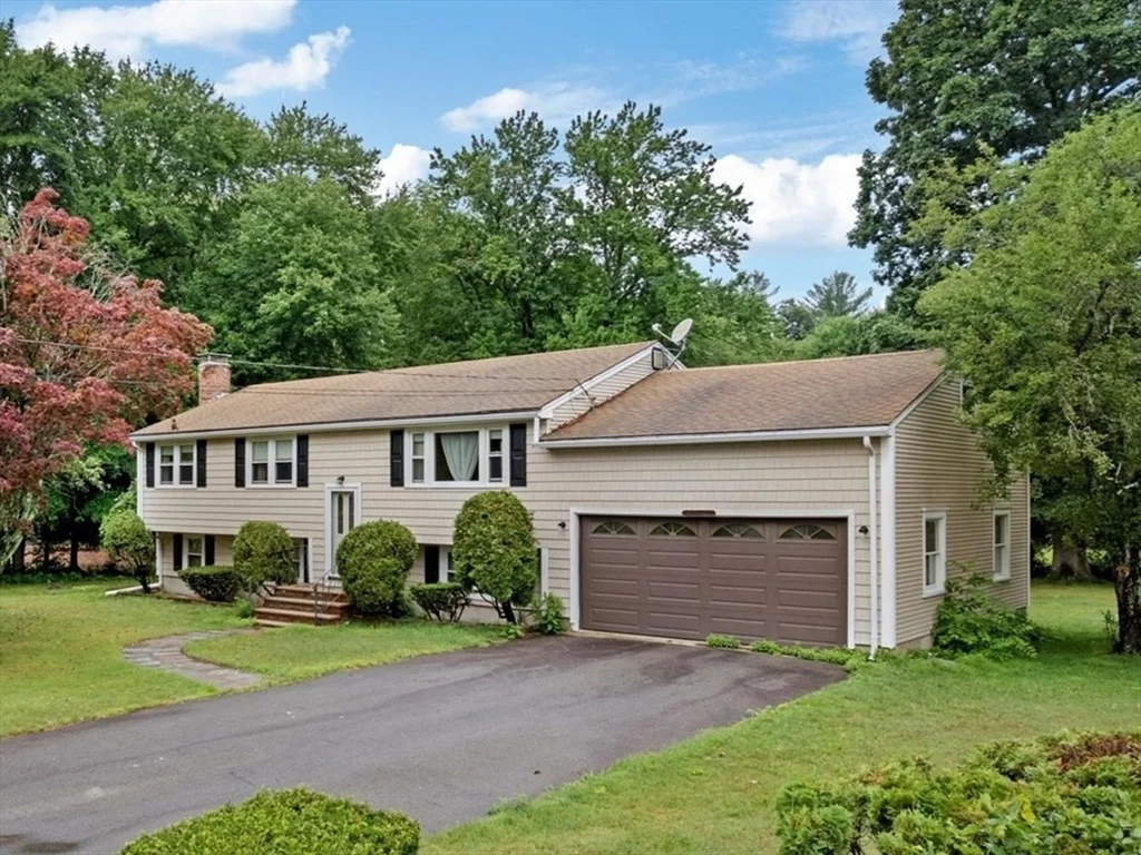 Photo of 17 Brewster Dr