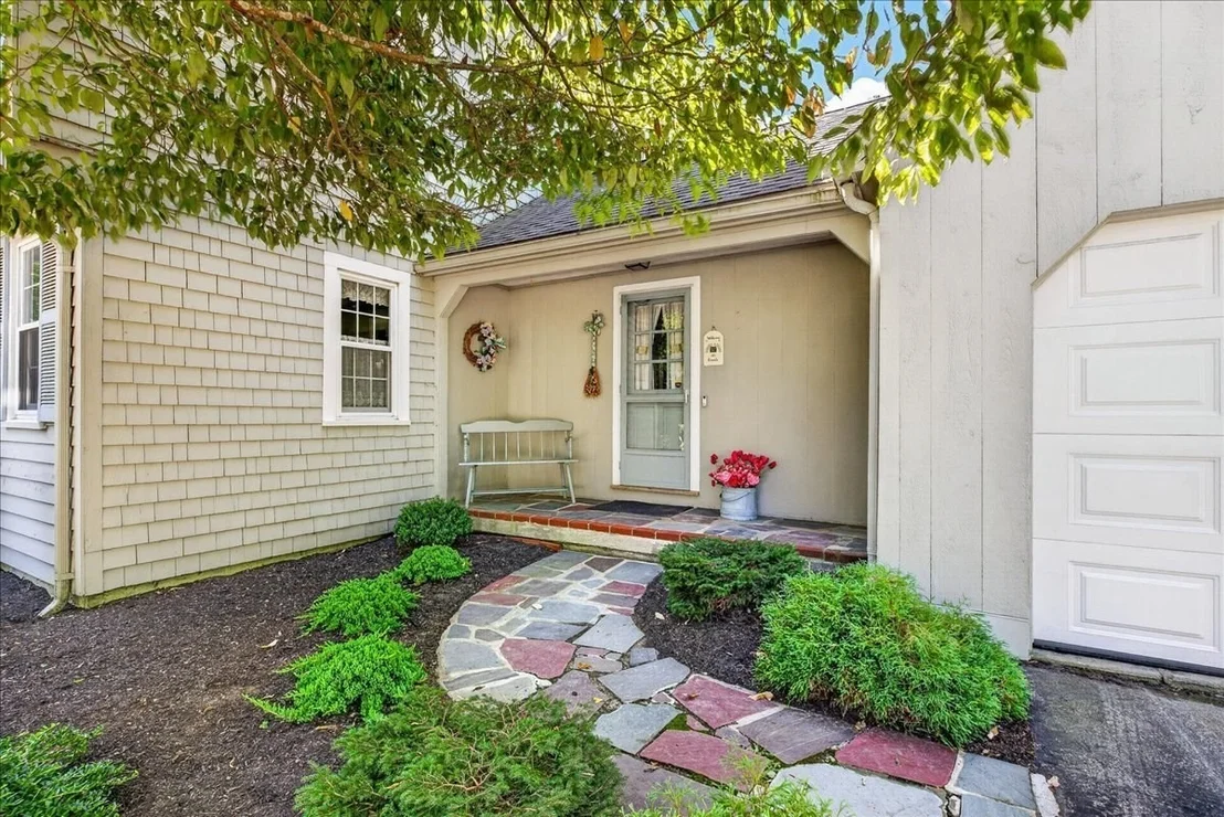 Photo of 293 Mayflower Cir