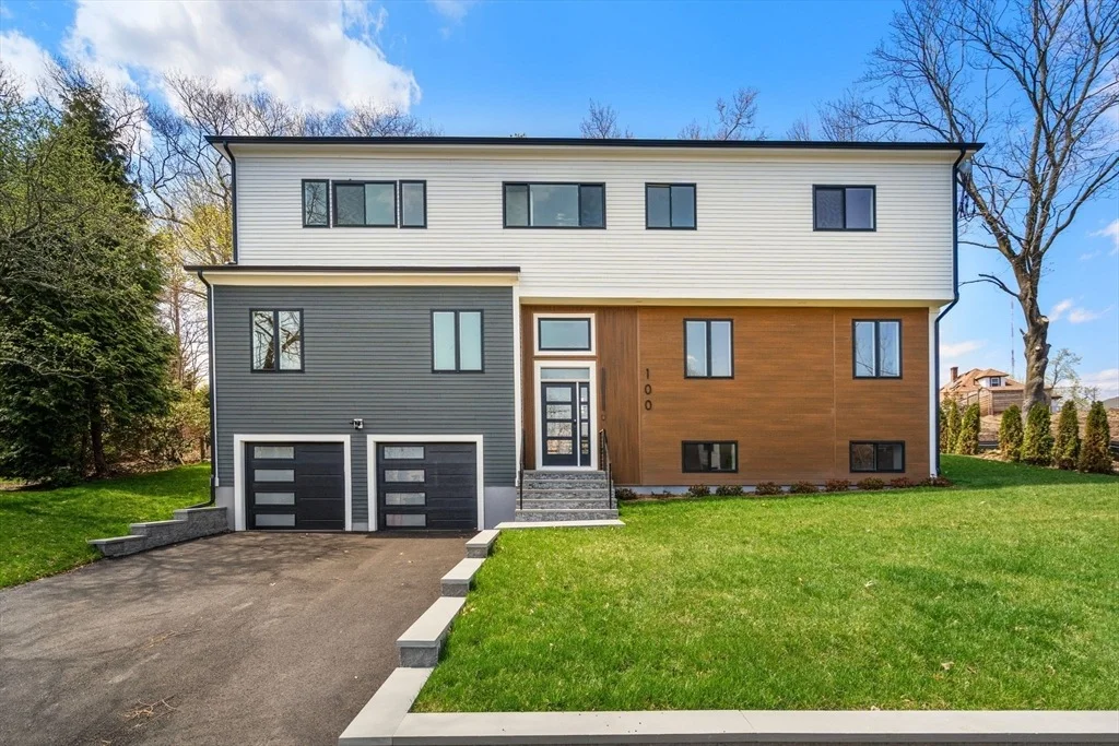 Photo of 100 Woodbine Circle
